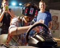 (中文) Death from Above:用 Oculus Rift 開著吉普車躲避 iPad 投彈的有趣遊戲 (中文) Death from Above:用 Oculus Rift 開著吉普車躲避 iPad 投彈的有趣遊戲